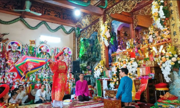 Đổi thầy xoay khăn Trình Đồng Mở Phủ